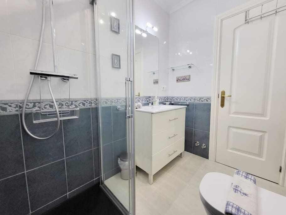 Boliches House Beach 200M Wifi Фуeнхирола Екстериор снимка